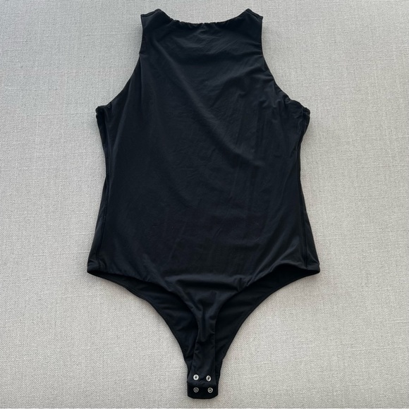 SKIMS Fits Everybody High Neck Black Tank Bodysuit - Picture 6 of 6